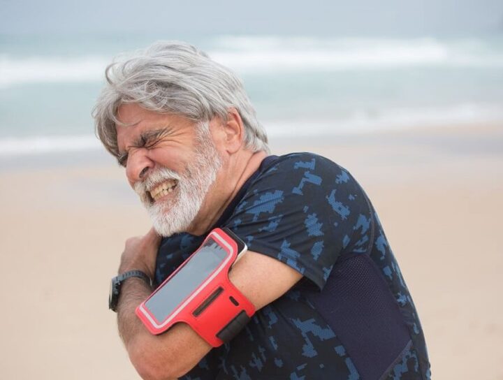 bol u ramenu, bol u ramenu simptomi, bol u ramenu pri podizanju ruke, bol u ramenu koji se spusta niz ruku, bol u ramenu od spavanja, bol u ramenu uzroci, bol u ramenu lecenje, bol u ramenu terapija, bol u ramenu ultrazvuk - Dr Nestorov 1